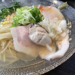 自家製麺 牡蠣工房 Uguisu - 料理写真: