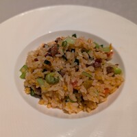 中国飯店 富麗華 - 醤油漬け三元豚とトマトの炒飯