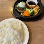 レストラン せんごく - 和風ハンバーグ1,480円、御食事セット450円
