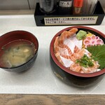 丸青食堂 - とろサーモン丼　税込2,000円