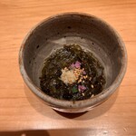 すしやのたい悟 - 青森県産天然岩海蘊さんでーす。①