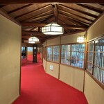 湯之島館 - 玄関に向かう廊下