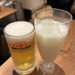 アマラ インドカレー&ナン - ビール付きのビールは生小、ドリンク付きのドリンクはラッシー、生小は秒で消える。