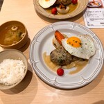 手作りハンバーグ卵 - ハンバーグ
