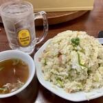 栄福 - 炒飯大盛の全景