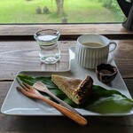 空間舎 - ケーキセット 900円　(2025.6)