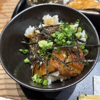 うなぎ 四代目 菊川 グローバルゲート店 - 2杯目は薬味で