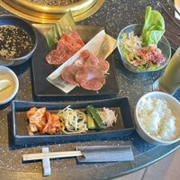 焼肉 べこ亭 たまプラーザ本店 - 