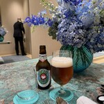 Tiffany Blue Box Café - 