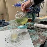 Tiffany Blue Box Café - 