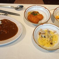 レストランアラスカ 築地店 - カレー、カニクリームコロッケ、シーフードパスタ