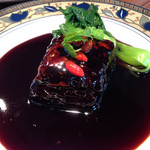 老虎菜 - 鎮江黒醋（ちんこうくろず）のとろとろ角煮酢豚