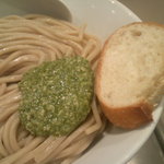 麺＆バジル＆パン