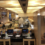 回し寿司 活 活美登利 - 店内です