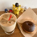 ROJI HOUSE - 料理写真:アイス・カフェラテ500円＆チョコリング400円