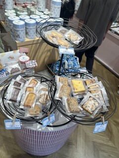 PETER RABBIT™ SHOP&BAKES - 