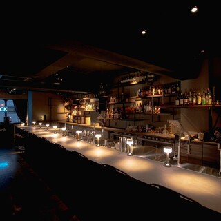 横浜に新しく誕生したリビングスタイルの次世代カクテルバー