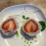 覚王山フルーツ大福 弁才天 - 料理写真:フルーツ大福(すずあかね)