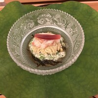 日本料理 晴山 - 能登の岩海蘊、オクラのたたき、北海道の蟹　　お酢でさっぱりと