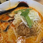 らーめん世界 - 見た目もそそられチャーシューが坦々をジャマしない!!