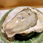 穴子料理と地酒 浅草 川井 - 徳島産　岩牡蠣