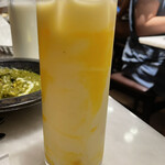 AHILYA INDIAN RESTAURANT - マンゴーラッシー