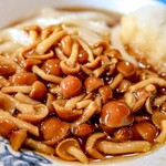 ヨコクラうどん - なめこおろしぶっかけ