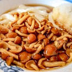 ヨコクラうどん - なめこおろしぶっかけ