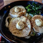 ヨコクラうどん - 鶏チャー マヨ&黒胡椒追加