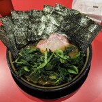 とらきち家 - ラーメン(900)+海苔(150)+ほうれん草(100)