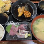 銀蔵 箕面駅前店 - よくばり定食 1958円税込