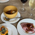 レストラン ヴァロリス - テーブルサービス３種　ワインも