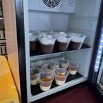 レストラン ヴァロリス - ポドクレームショコラ（上）クレームキャラメル（下）