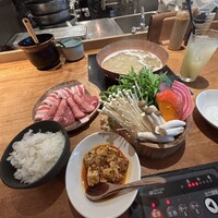 しゃぶしゃぶ KINTAN 代官山本店 - ご飯と惣菜も配膳