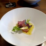 洋食 泉 - 燻製のカツオと野菜のサラダ？