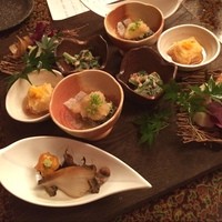僧伽小野 一秀庵 - 前菜がずらりと。