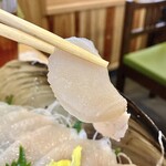 かんのん - 「たいら貝（税込￥1,800）」の貝柱の一切れのアップ…