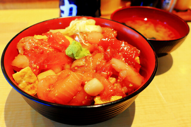 Sushi Izakaya Sushimaru photo 3