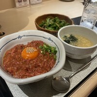 牛刺しと焼肉 仔虎 クリスロード店 - 