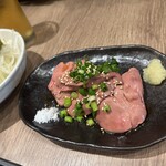 炭火焼鳥 太美屋 - 鶏レバーたたき