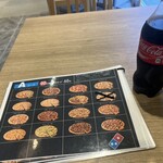 ドミノ・ピザ - Aコースメニューとコカコーラ