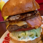 ブラザーズ - 凛々しさを感じるバーガー　力強い