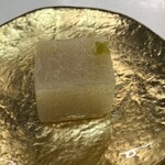 一幸庵 - 白葛焼。青柚子。