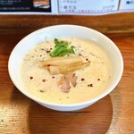中華そば 陽なた - 料理写真:白湯そば 醤油・細麺　肩ロース1枚