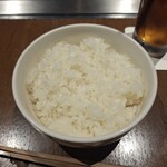 焼肉うしごろ - 1杯目の魚沼産コシヒカリご飯・中サイズです。
