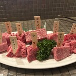 みやび 六本木店 - 見た目も味も圧巻の肉盛り