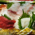 角上魚類 - 料理写真:何ちゃら鯛姿刺し盛り1000円ψ(｀∇´)ψ