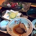 ランチ人気ナンバー1の日替わり刺身盛定食　980円