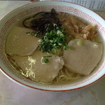 来々軒 - ラーメン全景。