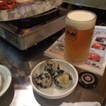 Kuromombutabijin - おにぎりとビール